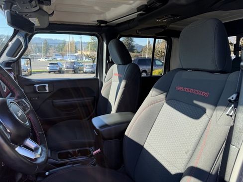 Used 2023 Jeep Gladiator Rubicon w/ Cold Weather Group image 15