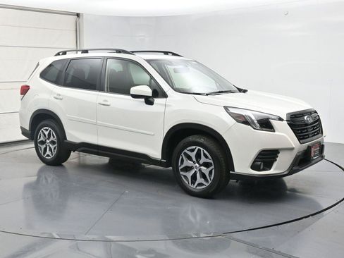 Used 2023 Subaru Forester Premium AWD/4WD image 28