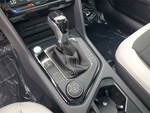 New 2026 Volkswagen Taos SE image 27