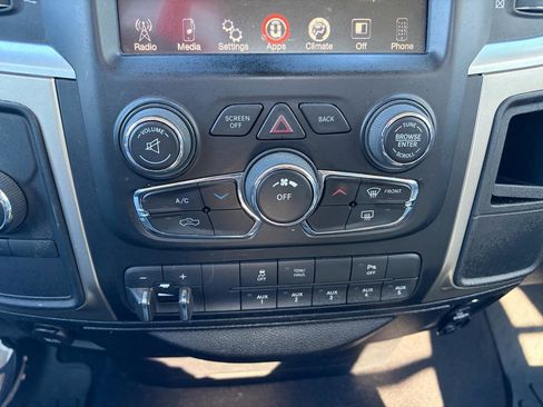 Used 2015 RAM 2500 SLT image 31