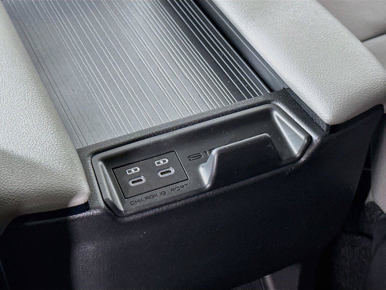 Certified 2026 Toyota Sienna XLE FWD image 39