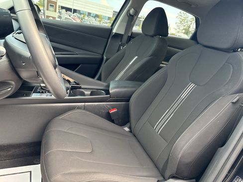 Used 2024 Hyundai Elantra SEL w/ Convenience Package FWD image 7