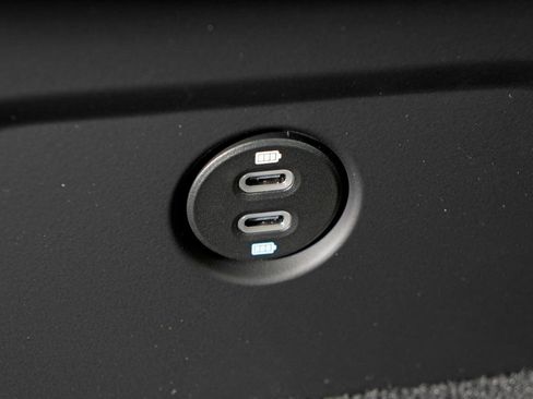 New 2026 Porsche Macan image 35