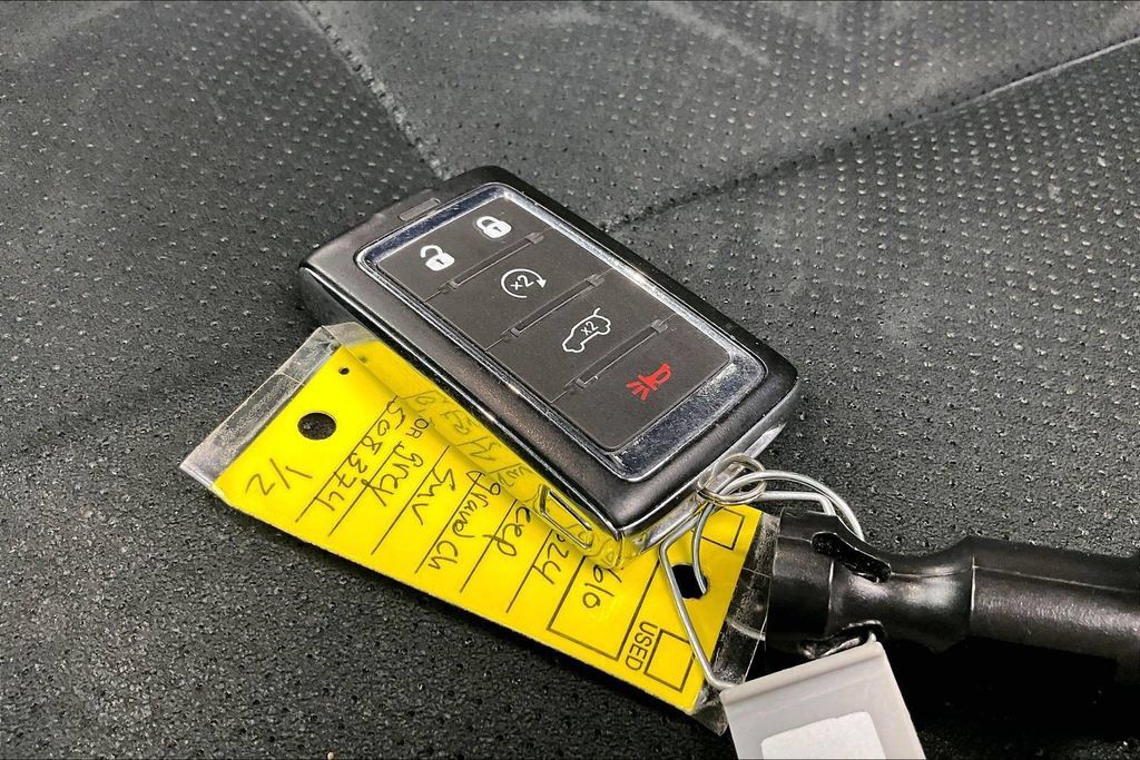 Used 2024 Jeep Grand Cherokee L Laredo AWD/4WD image 11