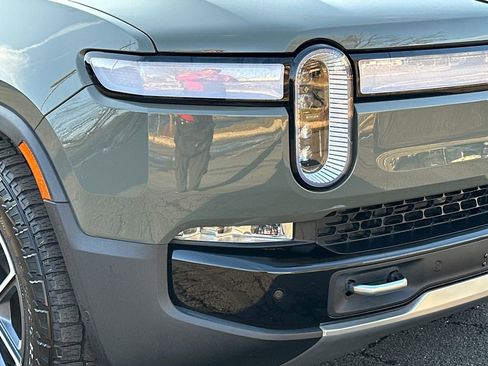 Used 2022 Rivian R1T Launch Edition image 12