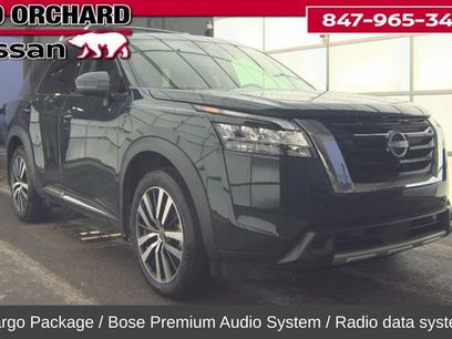Used 2024 Nissan Pathfinder Platinum w/ Cargo Package