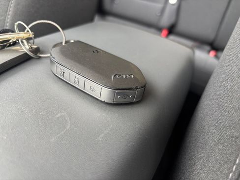 Used 2025 Kia K4 FWD image 21