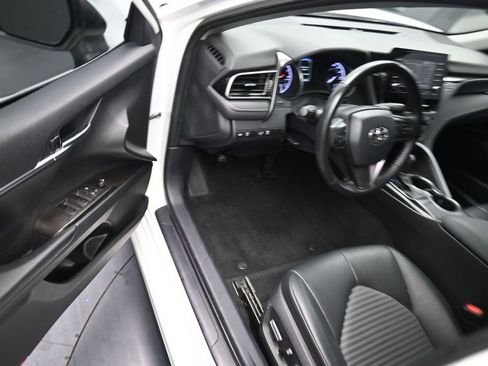 Used 2024 Toyota Camry SE FWD image 12