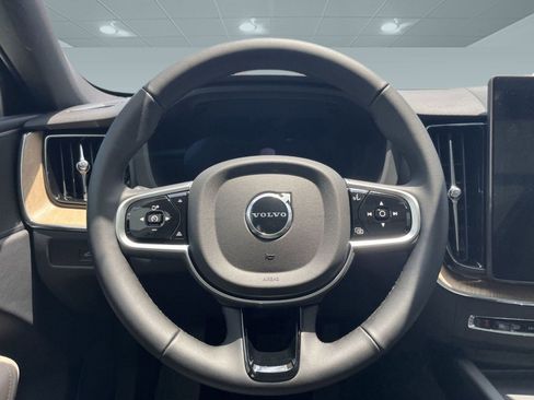 Used 2026 Volvo XC60 B5 Core image 16