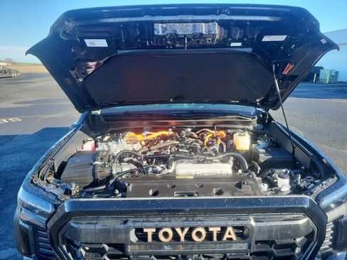 Certified 2025 Toyota Tacoma Trailhunter image 38