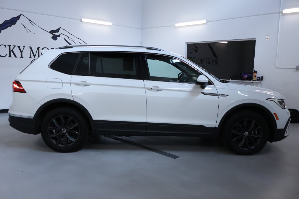 Used 2024 Volkswagen Tiguan SE w/ Panoramic Sunroof Package AWD/4WD image 9
