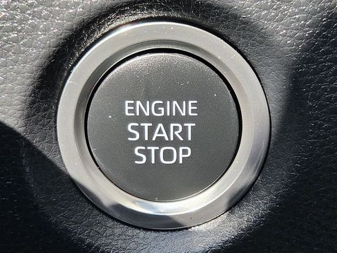 Used 2025 Toyota Corolla SE FWD image 22
