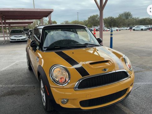 Used 2009 MINI Cooper S image 1