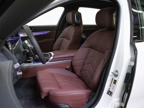 Certified 2025 BMW 760i xDrive 760i xDrive image 21