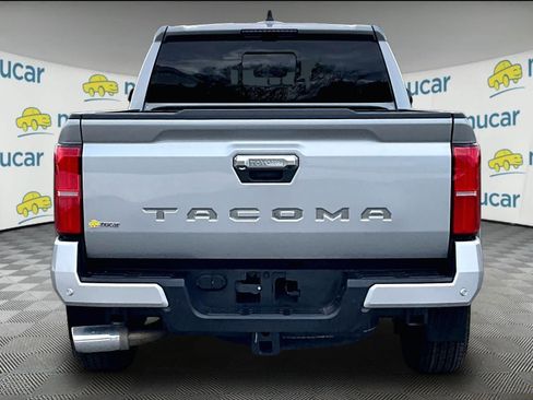 Used 2024 Toyota Tacoma Limited w/ Limited Package (LT) image 5