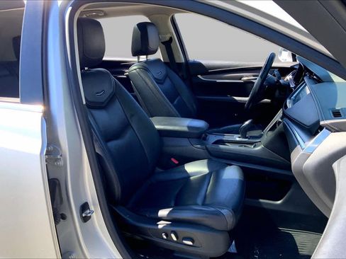 Used 2018 Cadillac XT5 Luxury FWD image 9