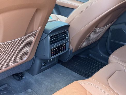 Used 2025 Audi Q8 Premium Plus image 26