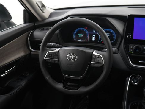 Used 2026 Toyota Grand Highlander AWD image 15