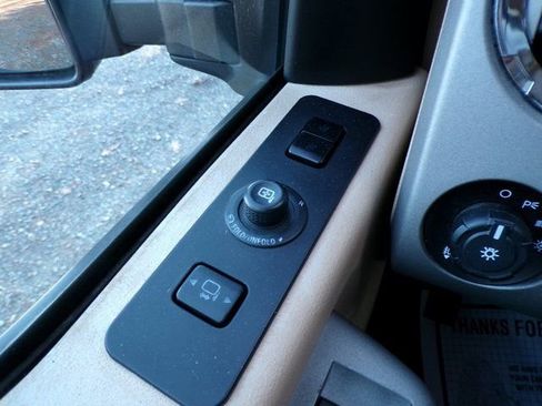 Used 2015 Ford F350 Lariat image 25