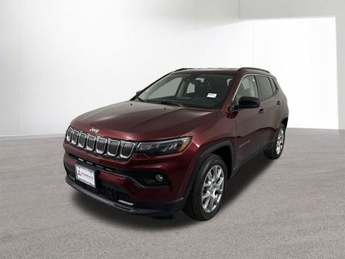 Used 2022 Jeep Compass Latitude image 23