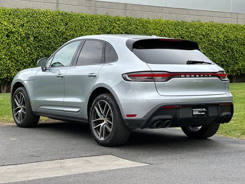 Certified 2025 Porsche Macan AWD/4WD image 3