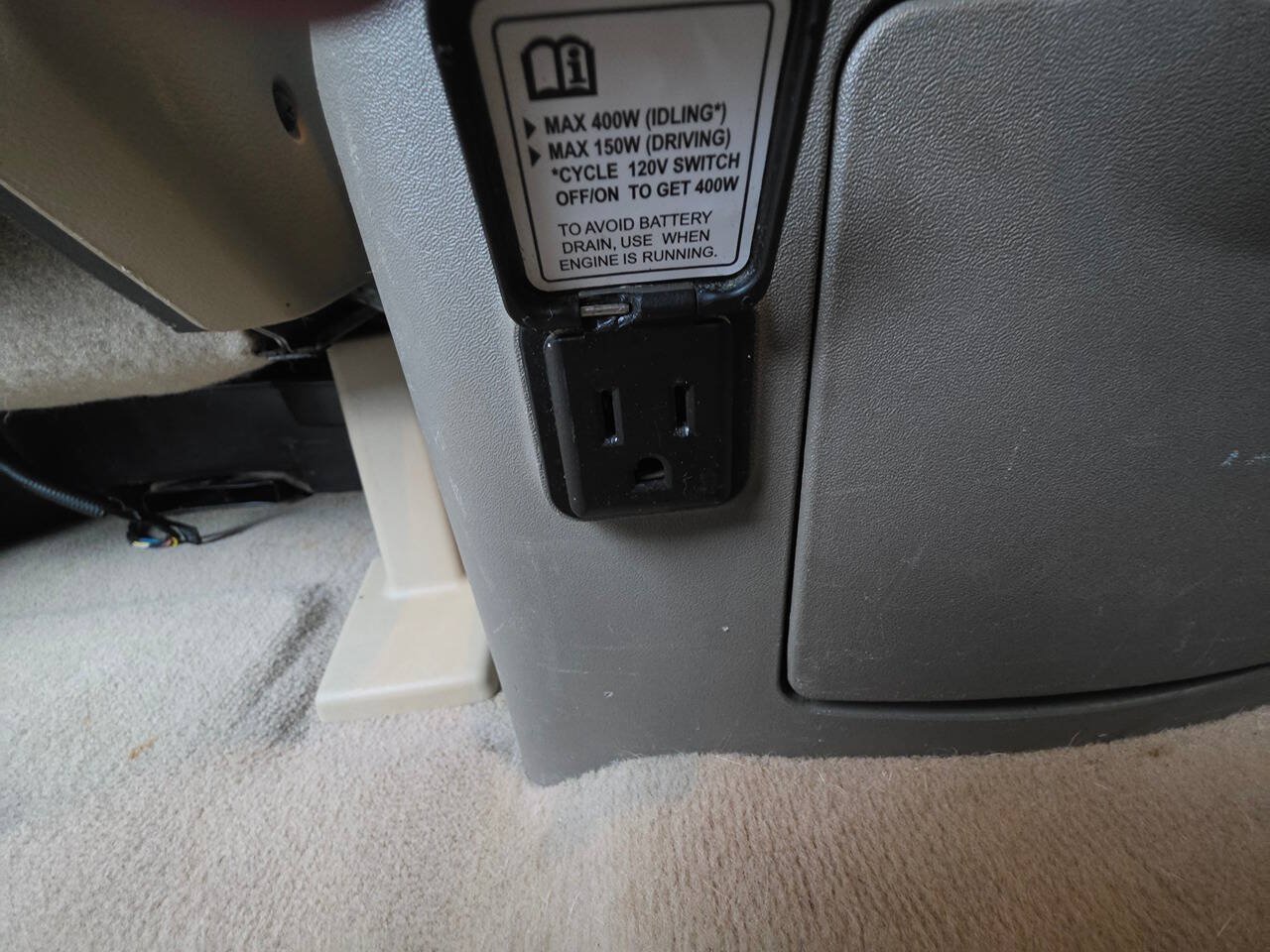 Used 2015 Nissan Titan SV RWD image 33