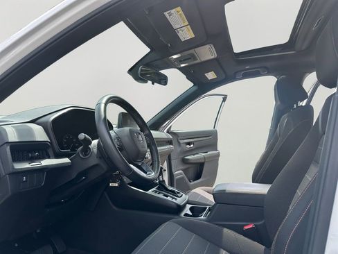 Used 2025 Honda CR-V Sport image 9
