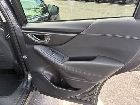 Used 2019 Subaru Forester Premium AWD/4WD image 32
