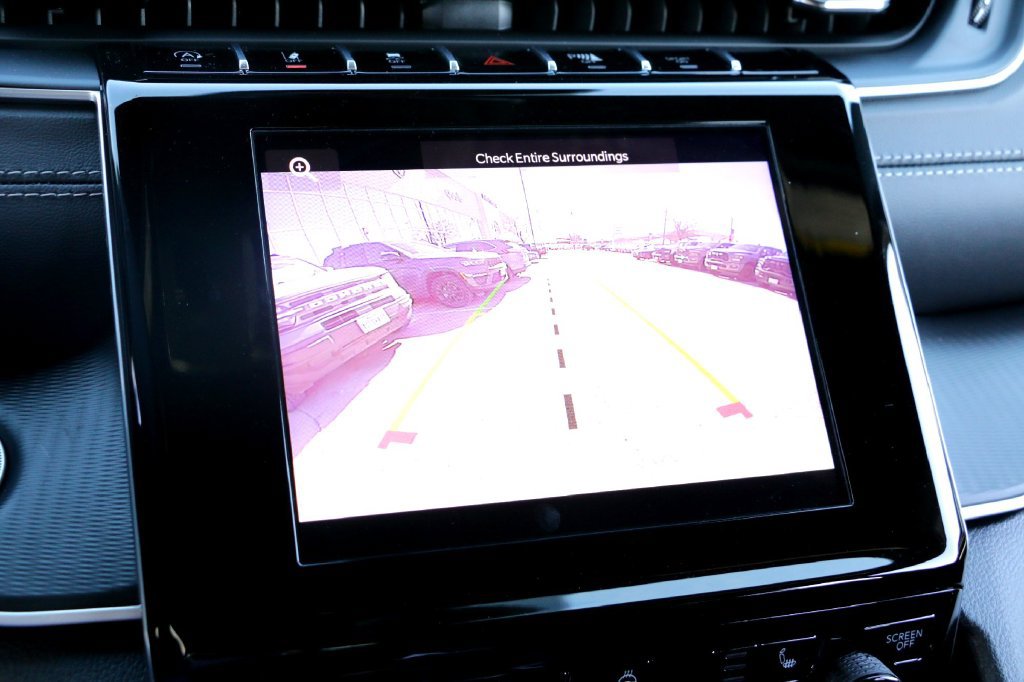 New 2025 Jeep Grand Cherokee Laredo w/ Luxury Tech Group I RWD image 14