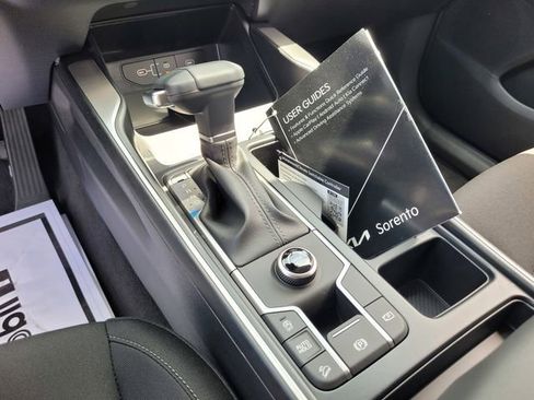 New 2026 Kia Sorento LX FWD image 10