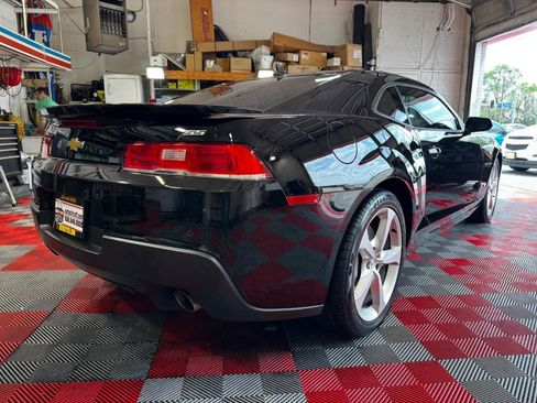 Used 2015 Chevrolet Camaro SS RWD image 5