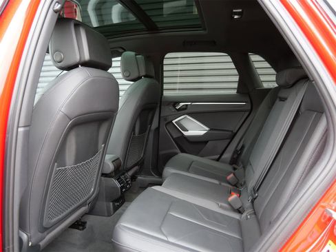 Used 2023 Audi Q3 2.0T Premium Plus w/ Premium Plus Package image 11