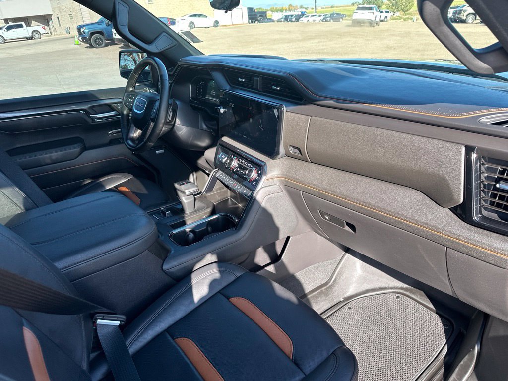 Used 2024 GMC Sierra 1500 AT4 w/ Technology Package AWD/4WD image 29