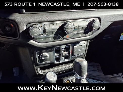 New 2026 Jeep Gladiator Sport AWD/4WD image 11