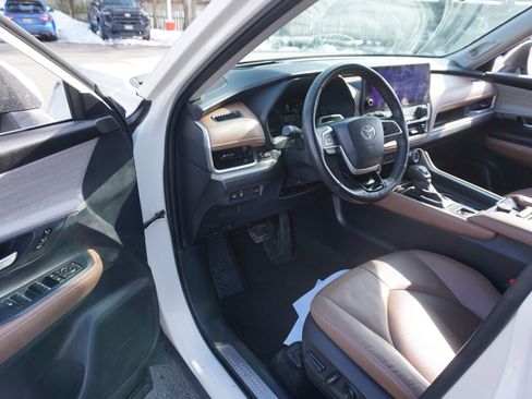 Used 2024 Toyota Grand Highlander Platinum image 19