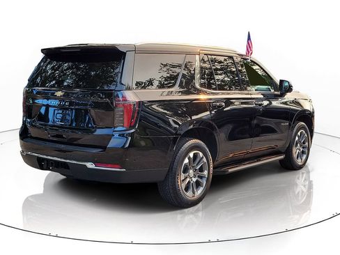 Used 2025 Chevrolet Tahoe LS RWD image 3