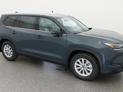 New 2026 Toyota Grand Highlander XLE image 12