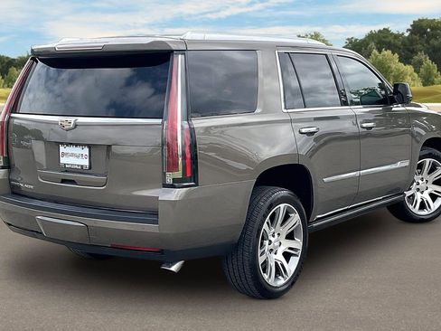 Used 2016 Cadillac Escalade Premium AWD/4WD image 11