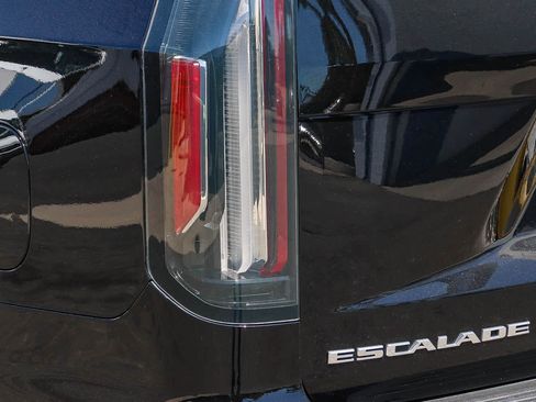 Used 2023 Cadillac Escalade ESV Premium Luxury Platinum AWD/4WD image 9