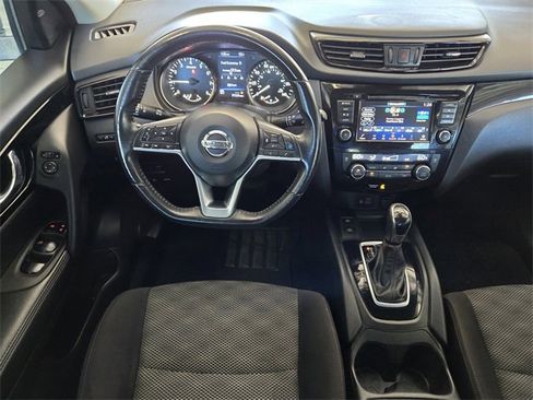 Used 2019 Nissan Rogue Sport SV w/ Technology Package image 28