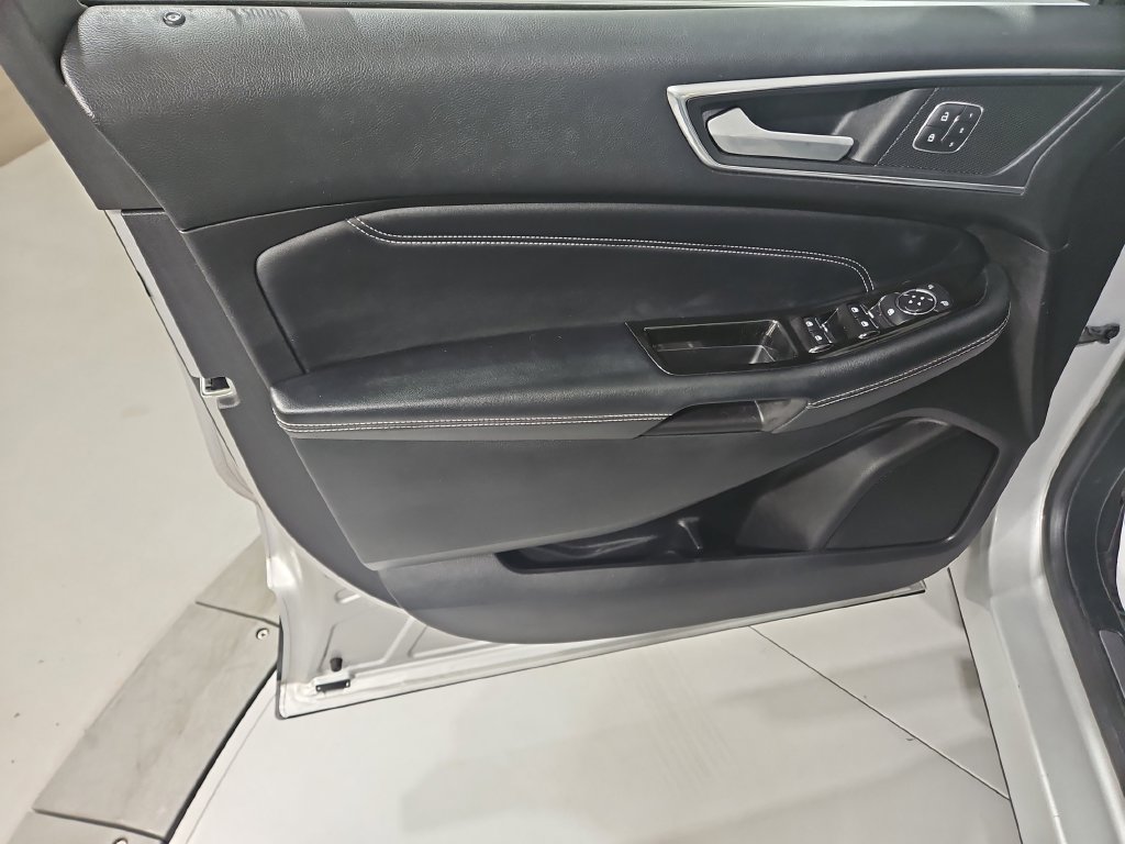 Used 2018 Ford Edge Titanium AWD/4WD image 11