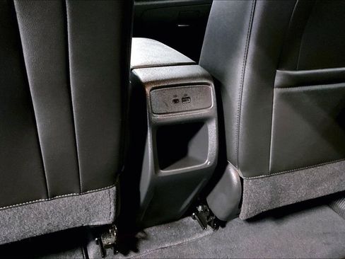 Used 2025 Chevrolet Trax RS w/ Sunroof Package image 32