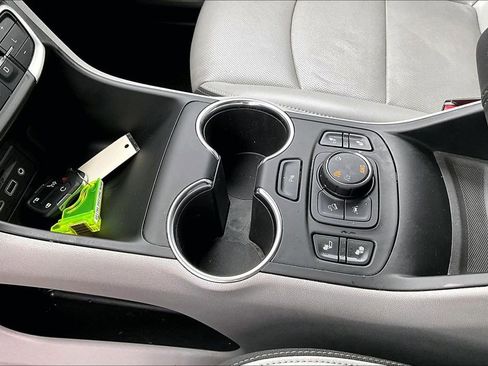 Used 2022 GMC Terrain SLT w/ Tech Package image 20