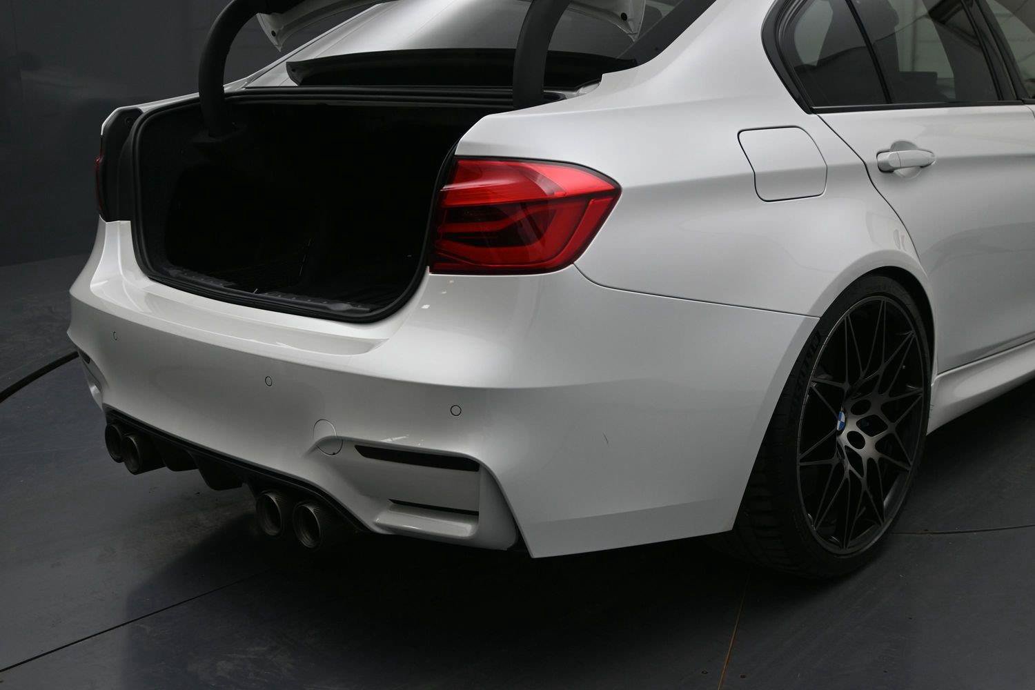 Used 2018 BMW M3 RWD image 15
