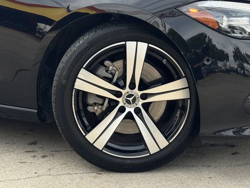 Used 2024 Mercedes-Benz C 300 4MATIC Sedan image 3