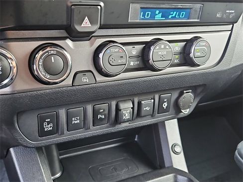 Used 2021 Toyota Tacoma TRD Off-Road image 26