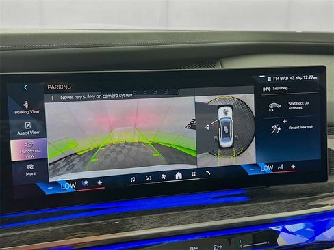 Used 2024 BMW i7 xDrive60 image 14