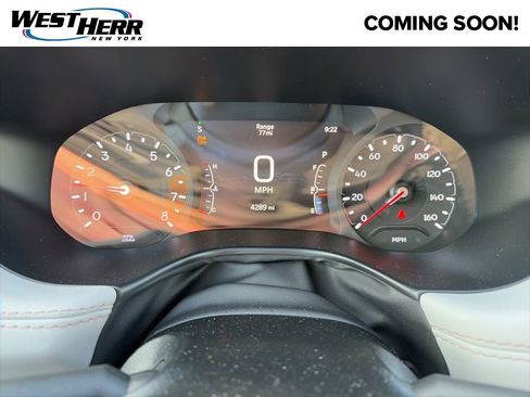 Used 2025 Jeep Compass Limited image 6