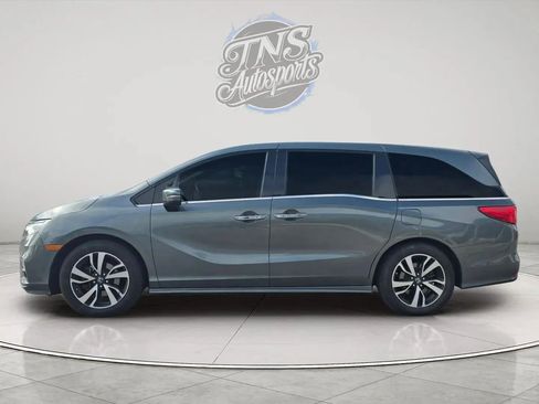 Used 2018 Honda Odyssey Elite image 2