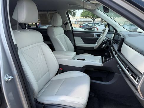 Used 2025 Hyundai Santa Fe SEL AWD/4WD image 39